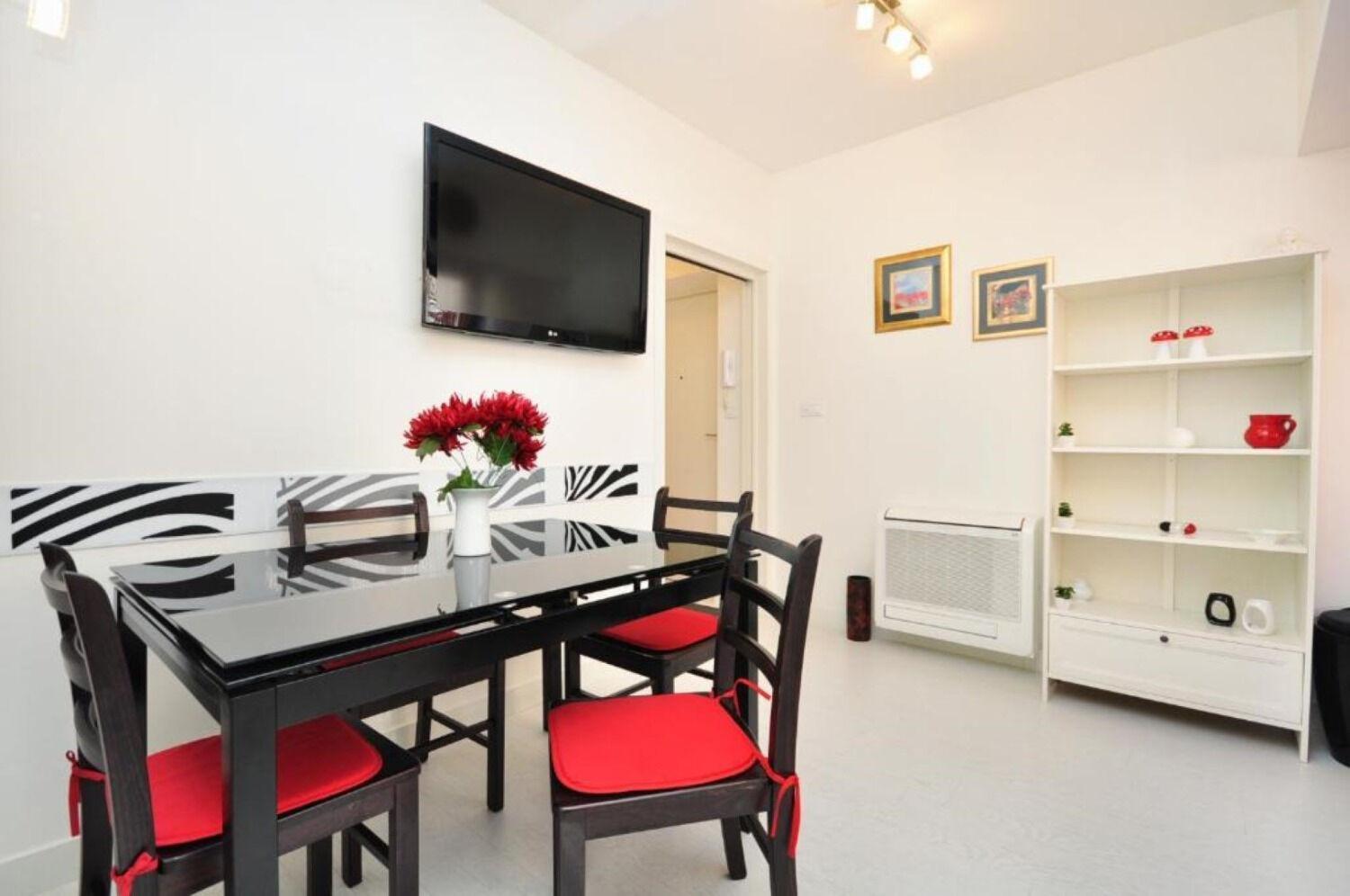 Ginestra- Cosy
